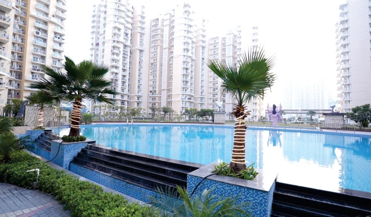 Samridhi Luxuriya Avenue Operational Crystal Blue Swimming Pool