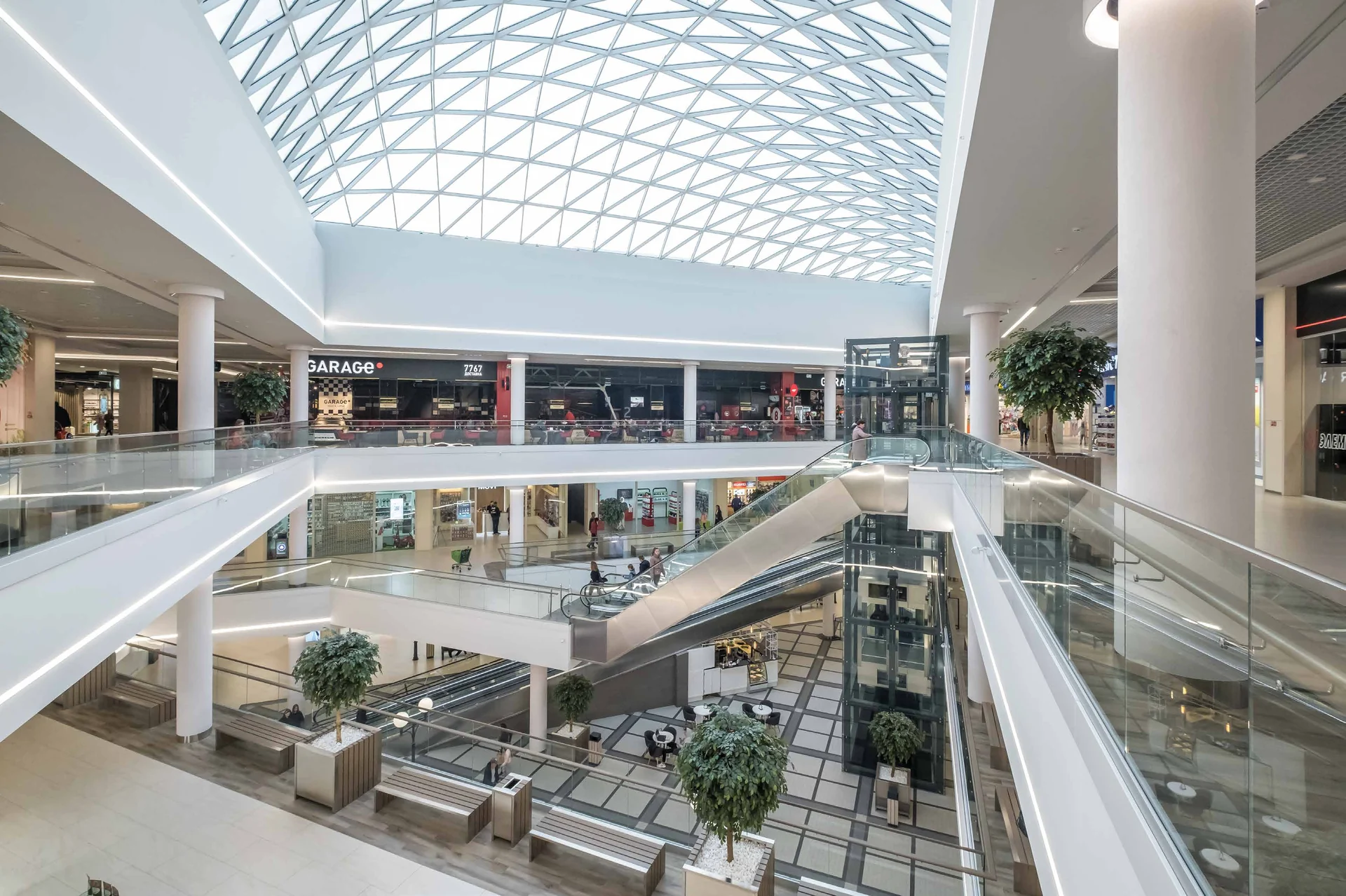 Patliputra Signature Park High-Street Retail Shopping Atrium